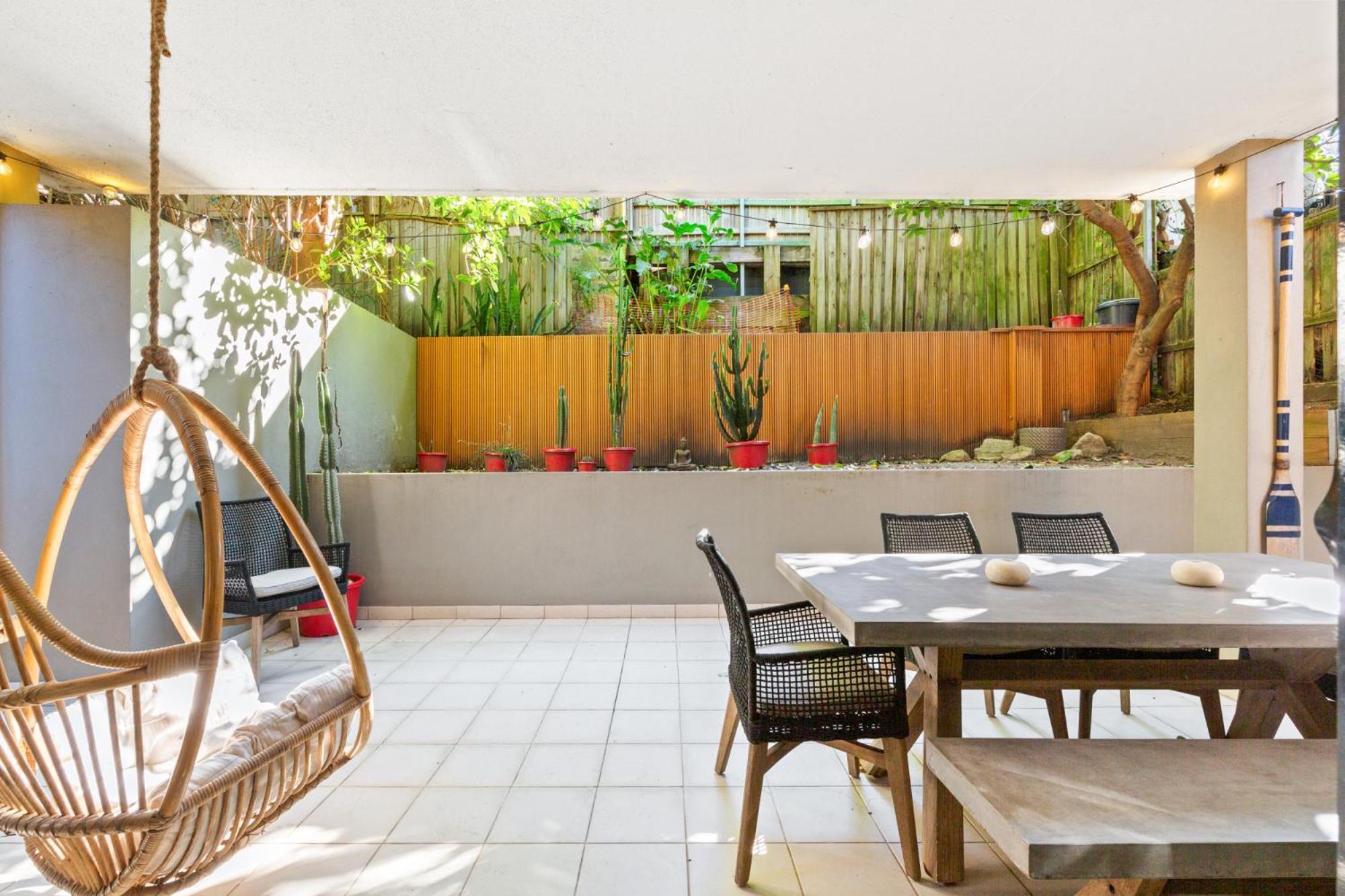 Fab Bondi 2-bed With Courtyard & Alfresco Dining Apartment Sydney